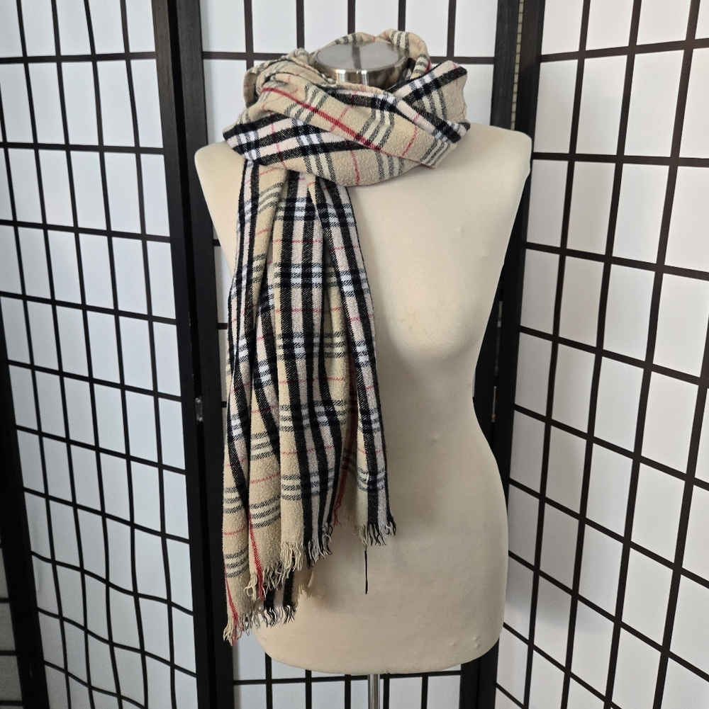 Burberry Tan Plaid/Check Short Frayed Edge Heritage Camel Scarf - Picture 4 of 12